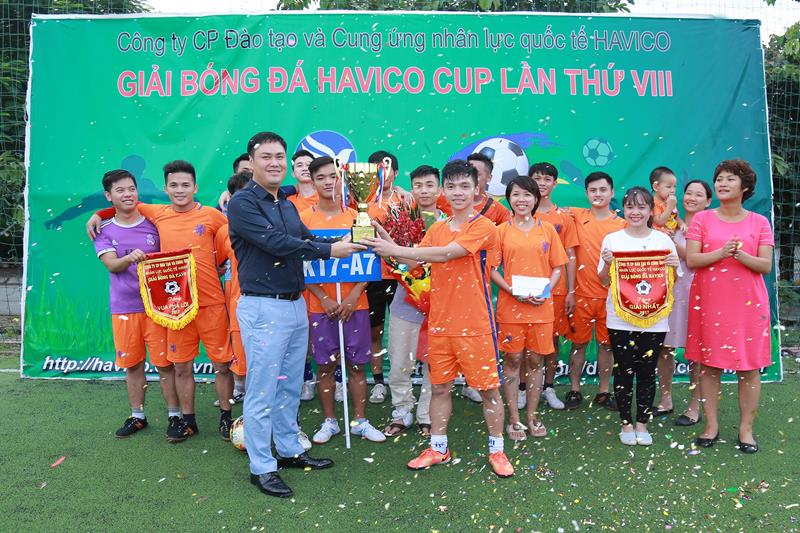 Cup vô địch HAVICO được trao cho đội K17-A7+A15