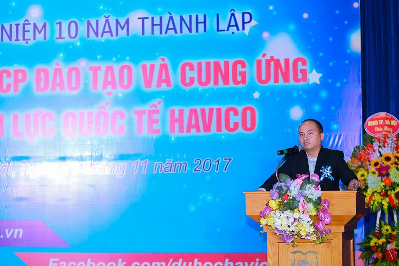 Ông Đặng Vũ Tuấn Sơn - Trưởng Ban giám khảo phát biểu và công bố giải thưởng.