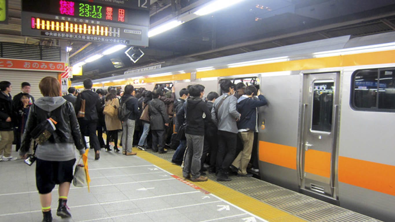 Hướng dẫn cách đi tàu điện tại Nhật Bản