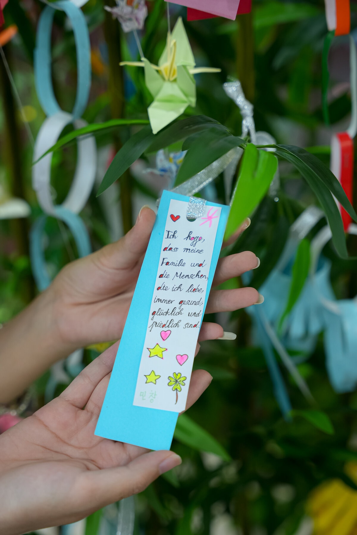 Học viên trải nghiệm lễ hội tanabata mặc trang phục các nước