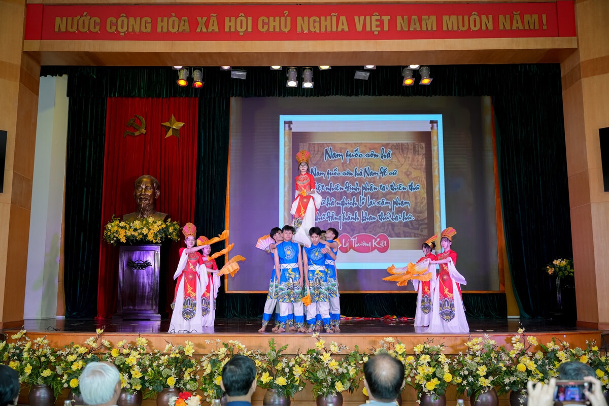 Học viên Havico biểu diễn