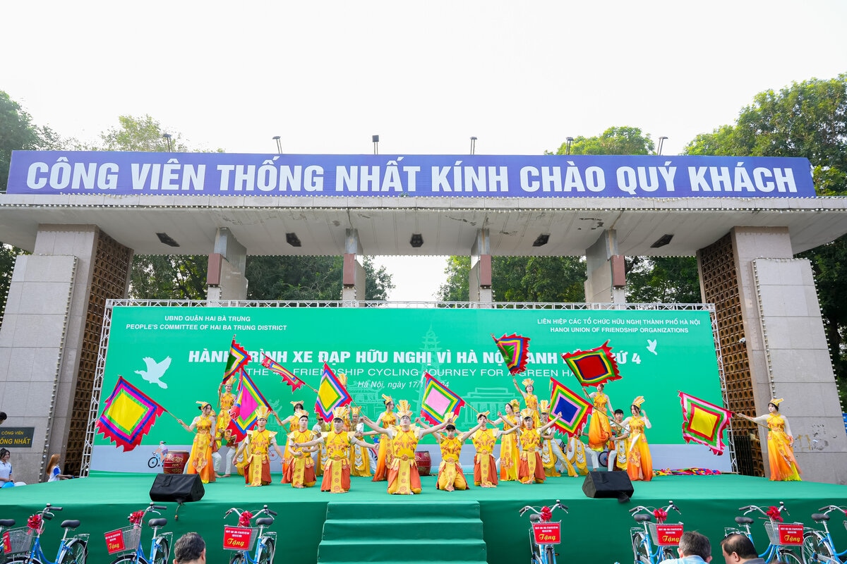 Học viên Havico biểu diễn