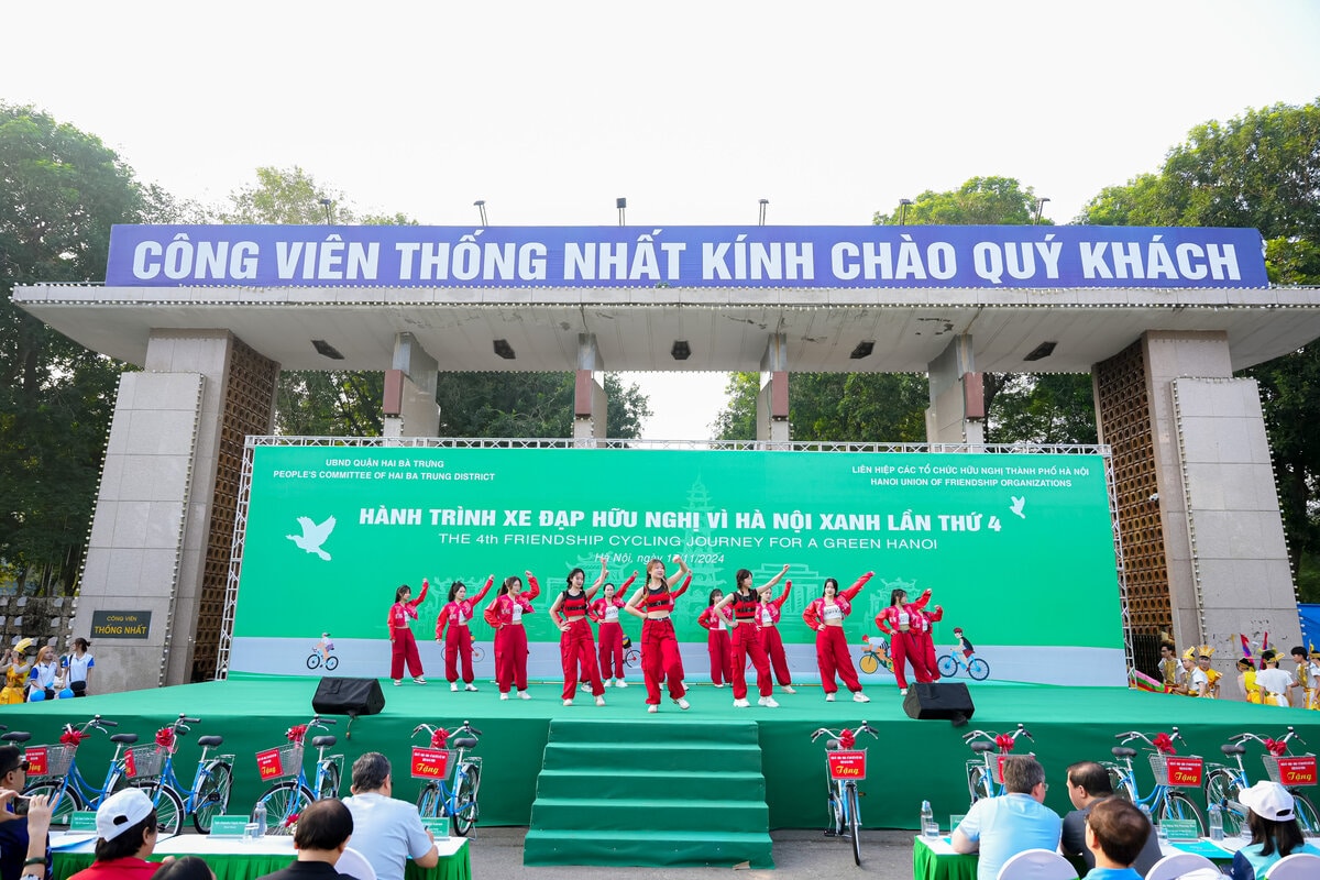 Học viên Havico biểu diễn