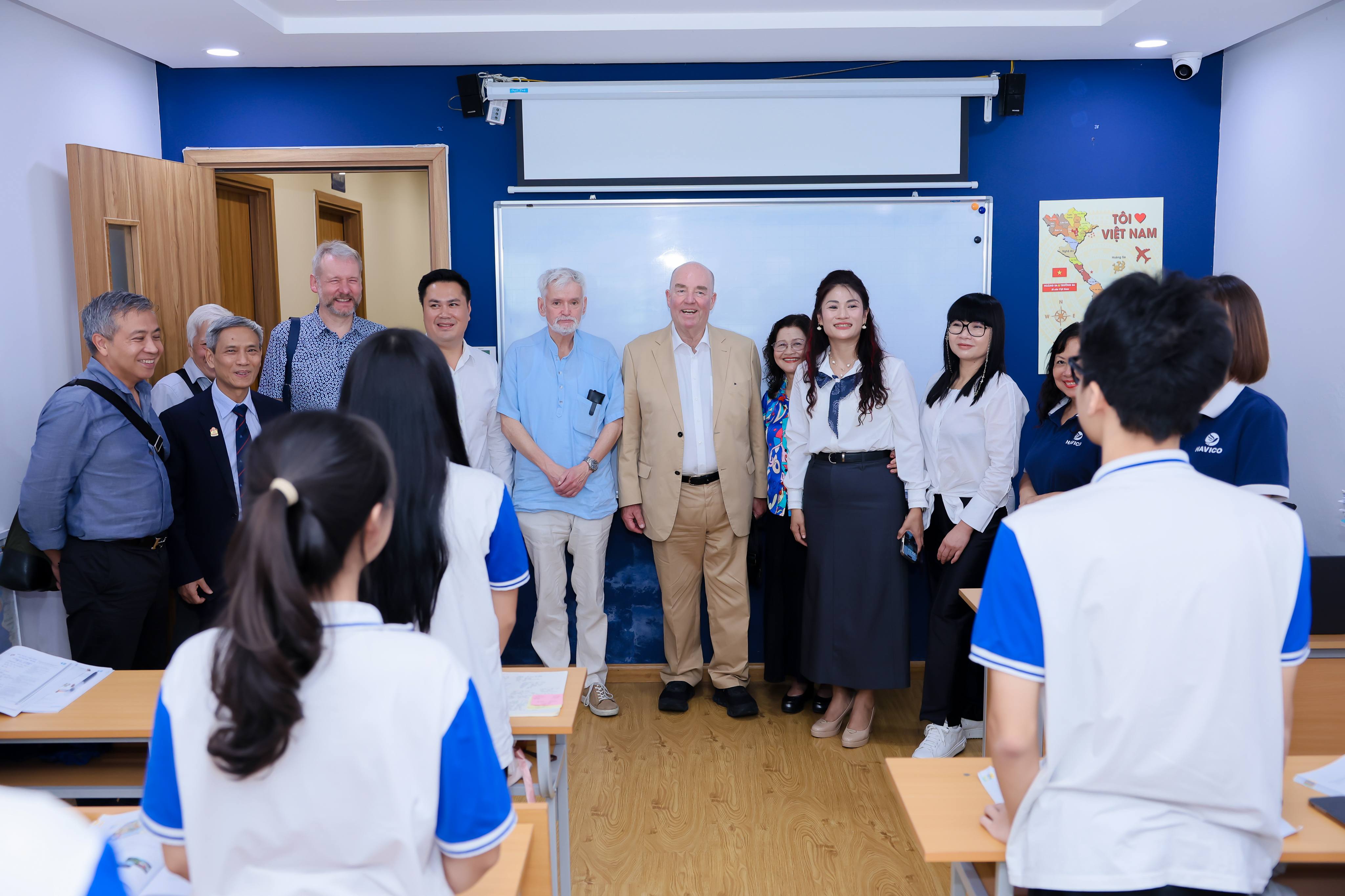 Đoàn đại biểu hội Đức -Việt thăm lớp học HAVICO