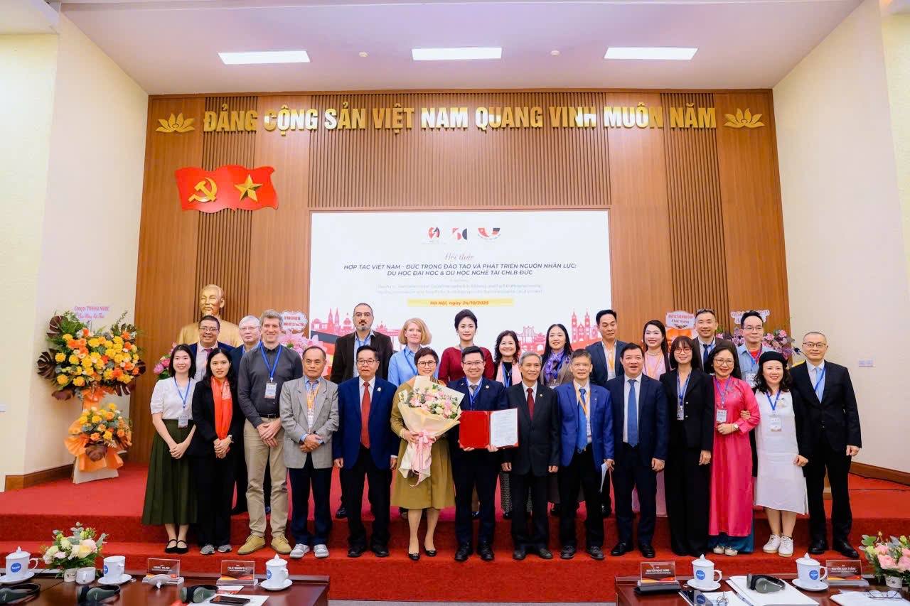 Các đại biểu tham dự hội thảo